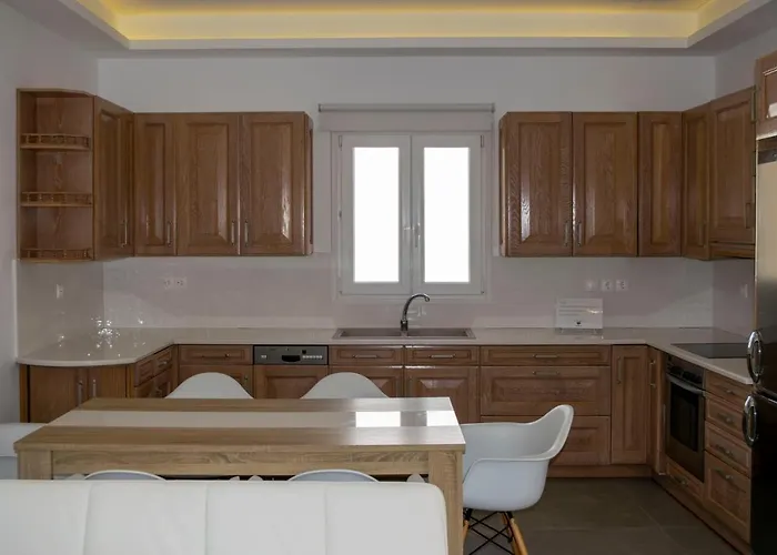 Giannoulaki מלון 4*